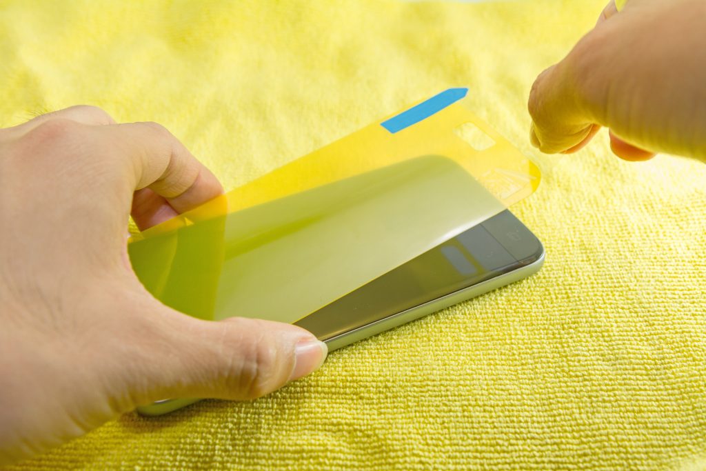 Best Screen Protectors Tempered Glass Vs Plastic Mobile Shark Blog