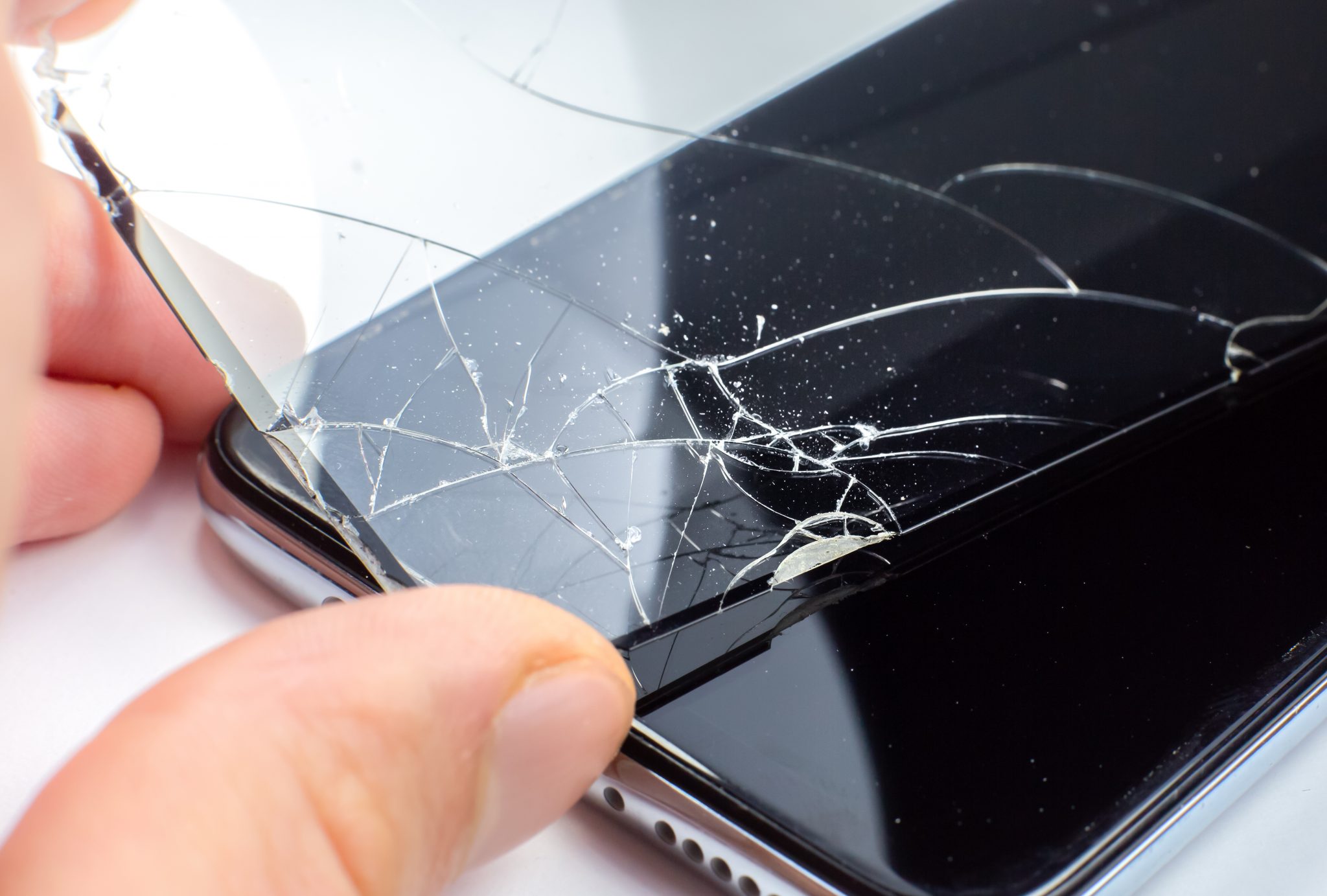 3 Signs It's Time To Replace Your Glass Screen Protector Mobile Shark