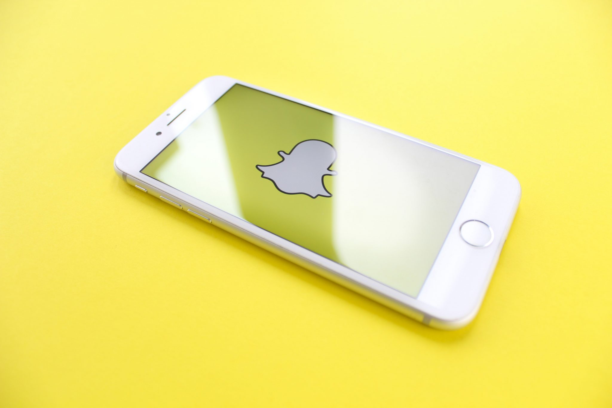 are-smartphones-designed-to-be-addictive-mobile-shark-blog